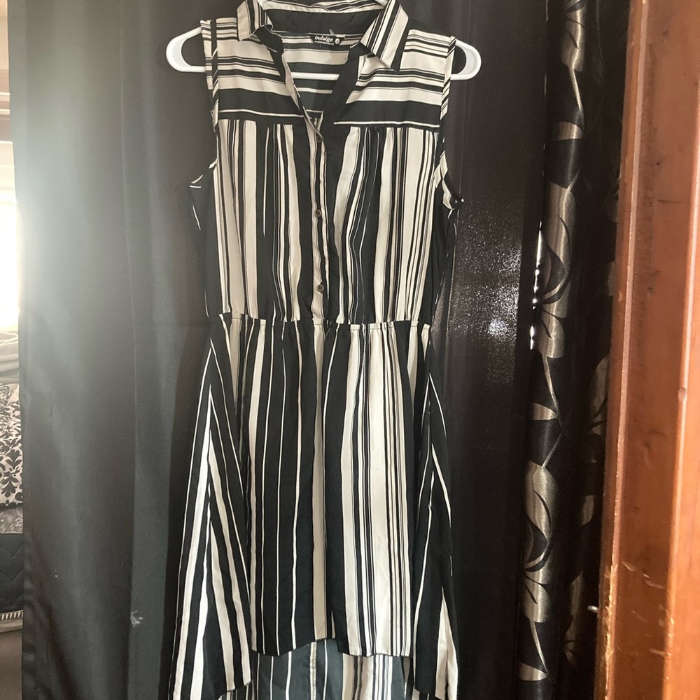 Low to high black and white dress - Picture 2 of 2
